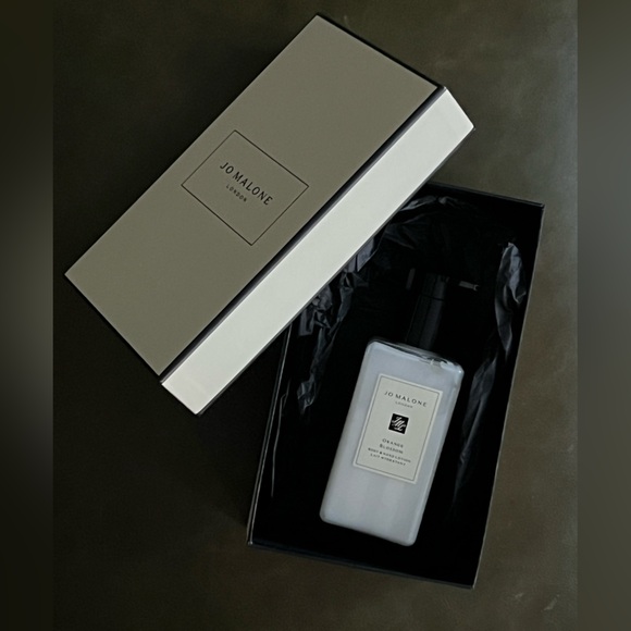 Jo Malone Orange Blossom Body & Hand Lotion Full Size